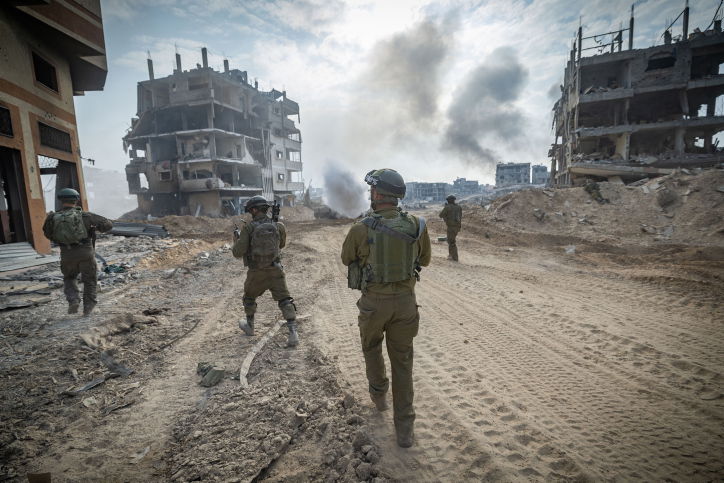 הצלם הצטרף לכוחות המתמרנים בצפון רצועת עזה - ותיעד