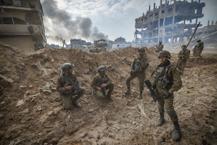 הצלם הצטרף לכוחות המתמרנים בצפון רצועת עזה - ותיעד