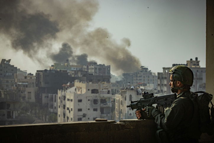 הצלם הצטרף לכוחות המתמרנים בצפון רצועת עזה - ותיעד