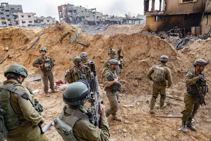 הצלם הצטרף לכוחות המתמרנים בצפון רצועת עזה - ותיעד