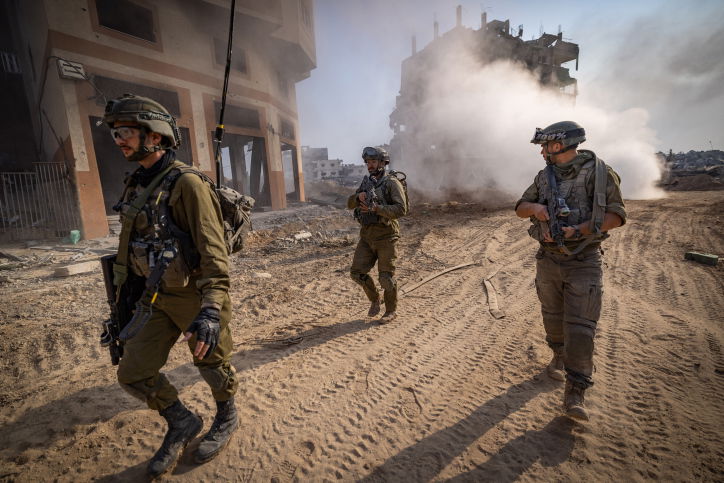 הצלם הצטרף לכוחות המתמרנים בצפון רצועת עזה - ותיעד