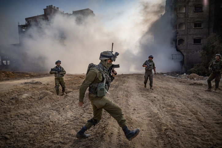 הצלם הצטרף לכוחות המתמרנים בצפון רצועת עזה - ותיעד