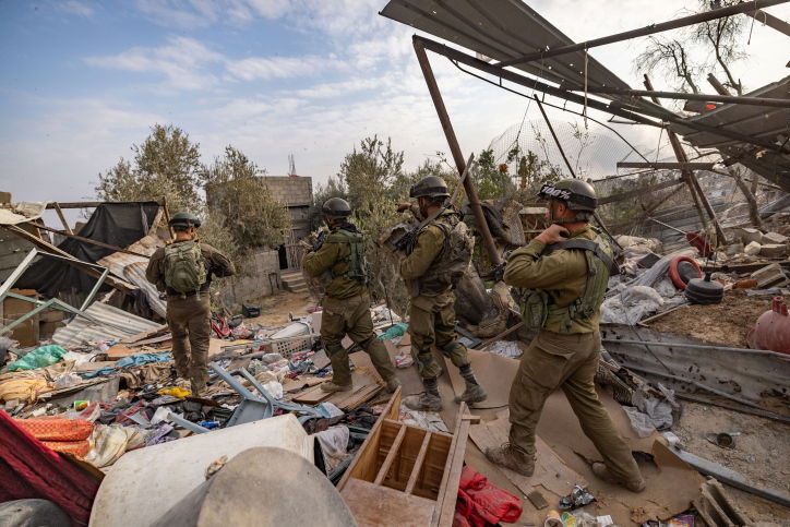 הצלם הצטרף לכוחות המתמרנים בצפון רצועת עזה - ותיעד