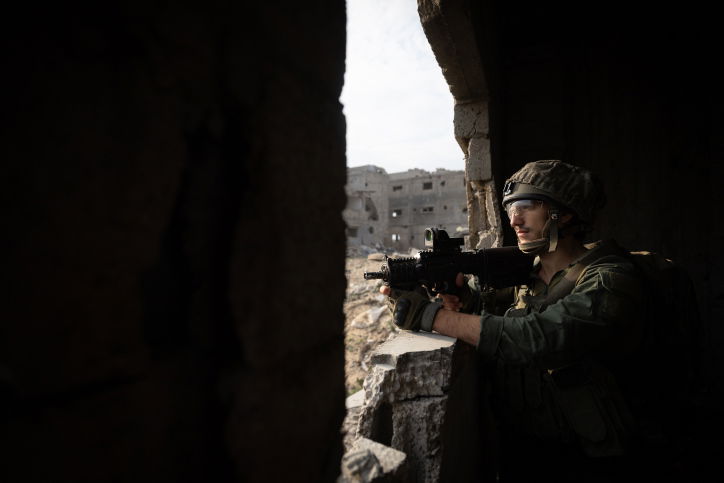 הצלם הצטרף לכוחות המתמרנים בצפון רצועת עזה - ותיעד