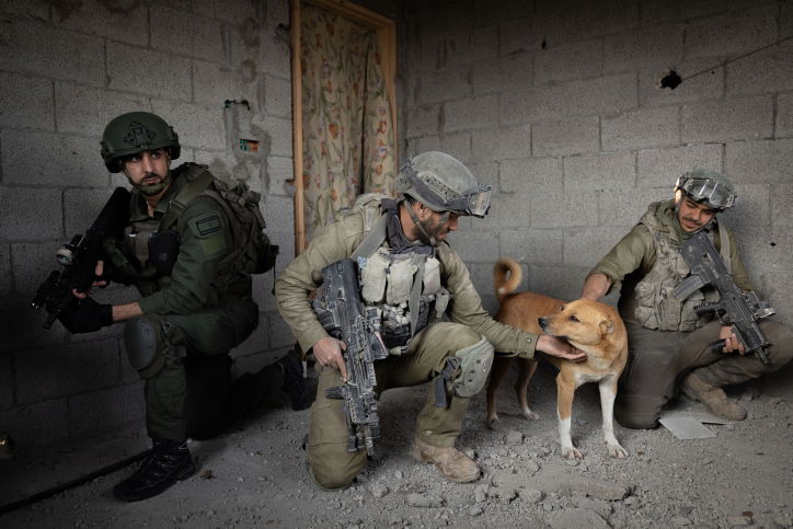 הצלם הצטרף לכוחות המתמרנים בצפון רצועת עזה - ותיעד