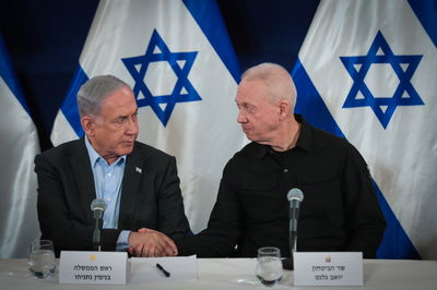 ראש הממשלה נתניהו ושר הביטחון גלנט במסיבת עיתונאים בימי המלחמה