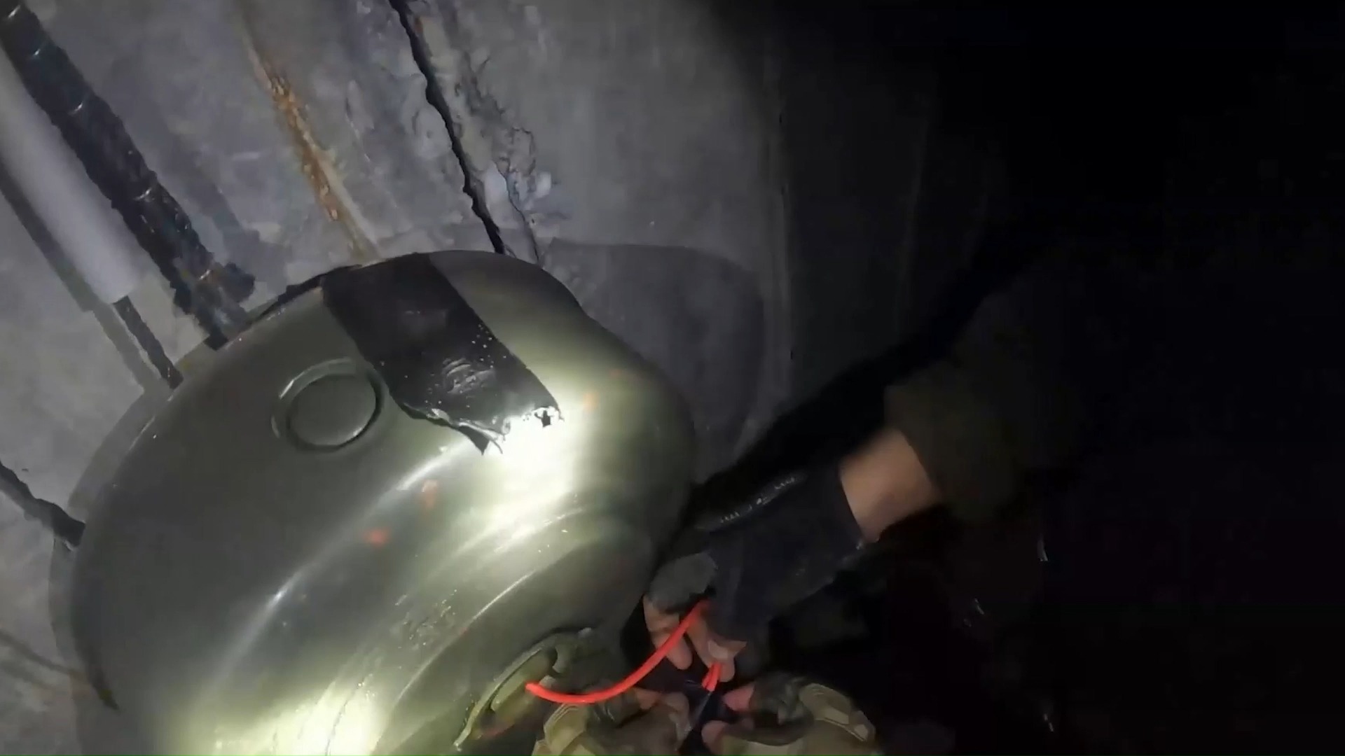 תיעוד מהשמדת המנהרות במרחב המטה הכללי של חמאס