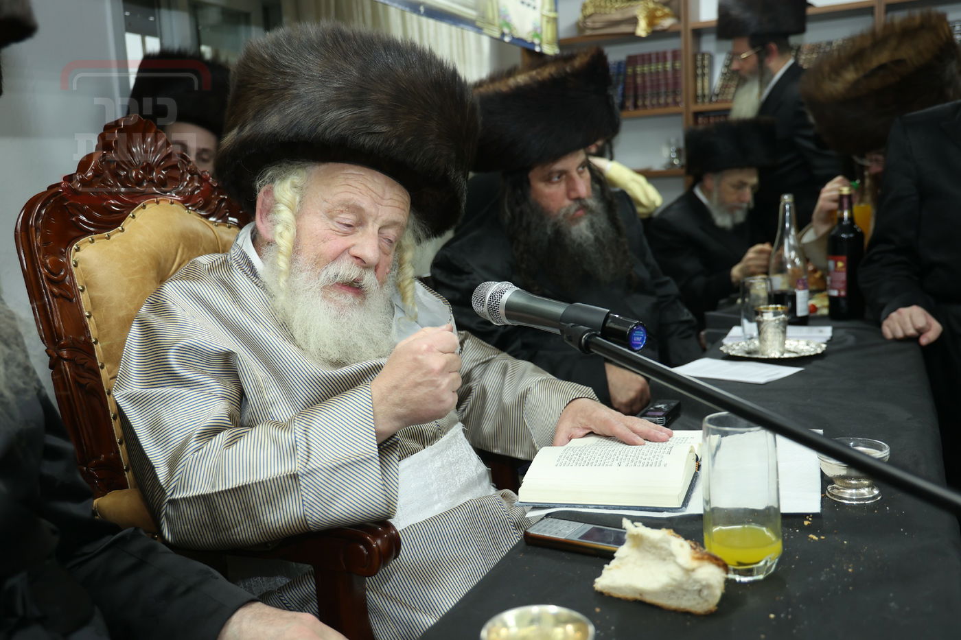 מלווה מלכה וסיום 'תניא' אצל המקובל הגה"צ רבי אביש ציינווירט 