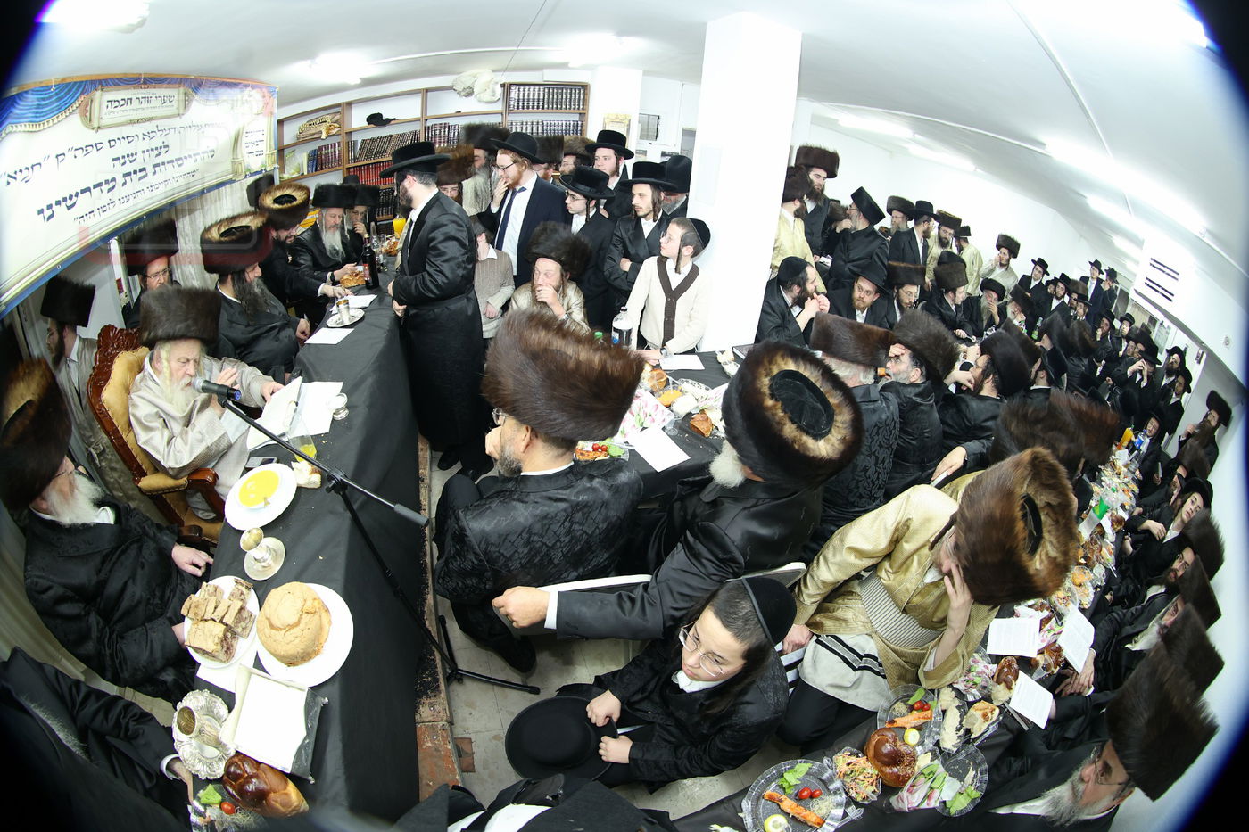 מלווה מלכה וסיום 'תניא' אצל המקובל הגה"צ רבי אביש ציינווירט 