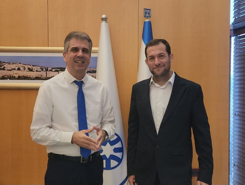 ראש מועצת שומרון יוסי דגן ושר החוץ אלי כהן