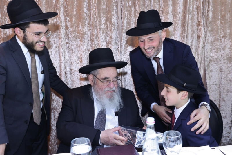 גלריה מרהיבה: כל ה-'מי ומי' בבר המצווה של בנו של השר