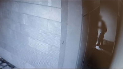 תושב חולון התפרץ לדירה בת"א - ונעצר על חם | תיעוד