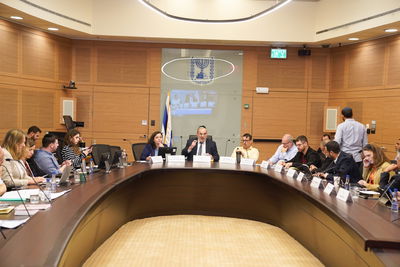 הדיון בוועדה על חוק הרשויות המקומיות