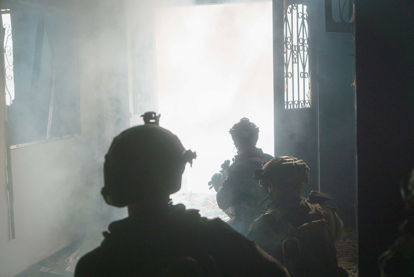 תמונות חדשות: לוחמי צה"ל נלחמים נגד מחבלי החמאס | צפו