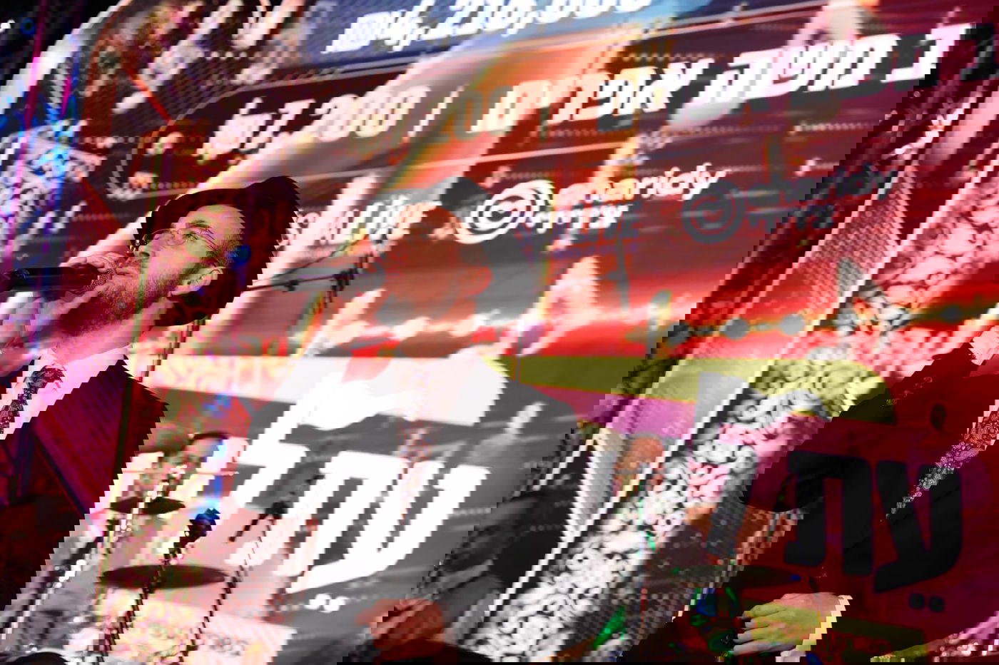 מגבית הענק למען המפונים יצאה לדרך בדינר מיוחד