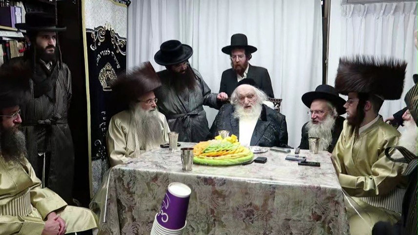 הגר"מ שטרנבוך בשירת מה יתרון