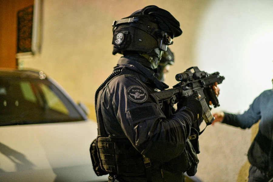 המשטרה פשטה על אום אל פחם; 4 חשודים באירוע ירי נעצרו