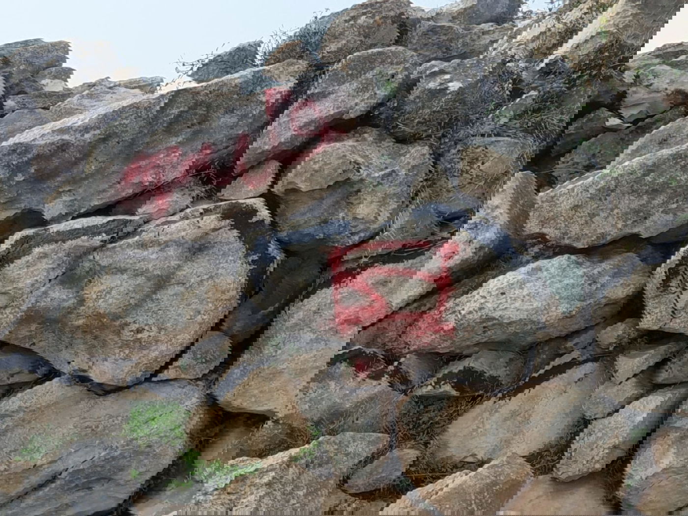 מזבח יהושע בהר עיבל שבשומרון הושחת בידי חוליגנים ערבים