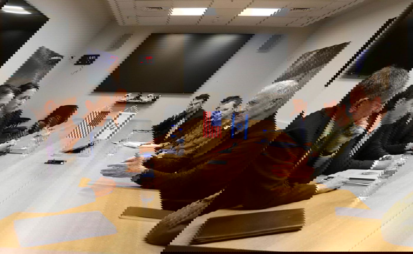 גנץ והוכשטיין, הערב