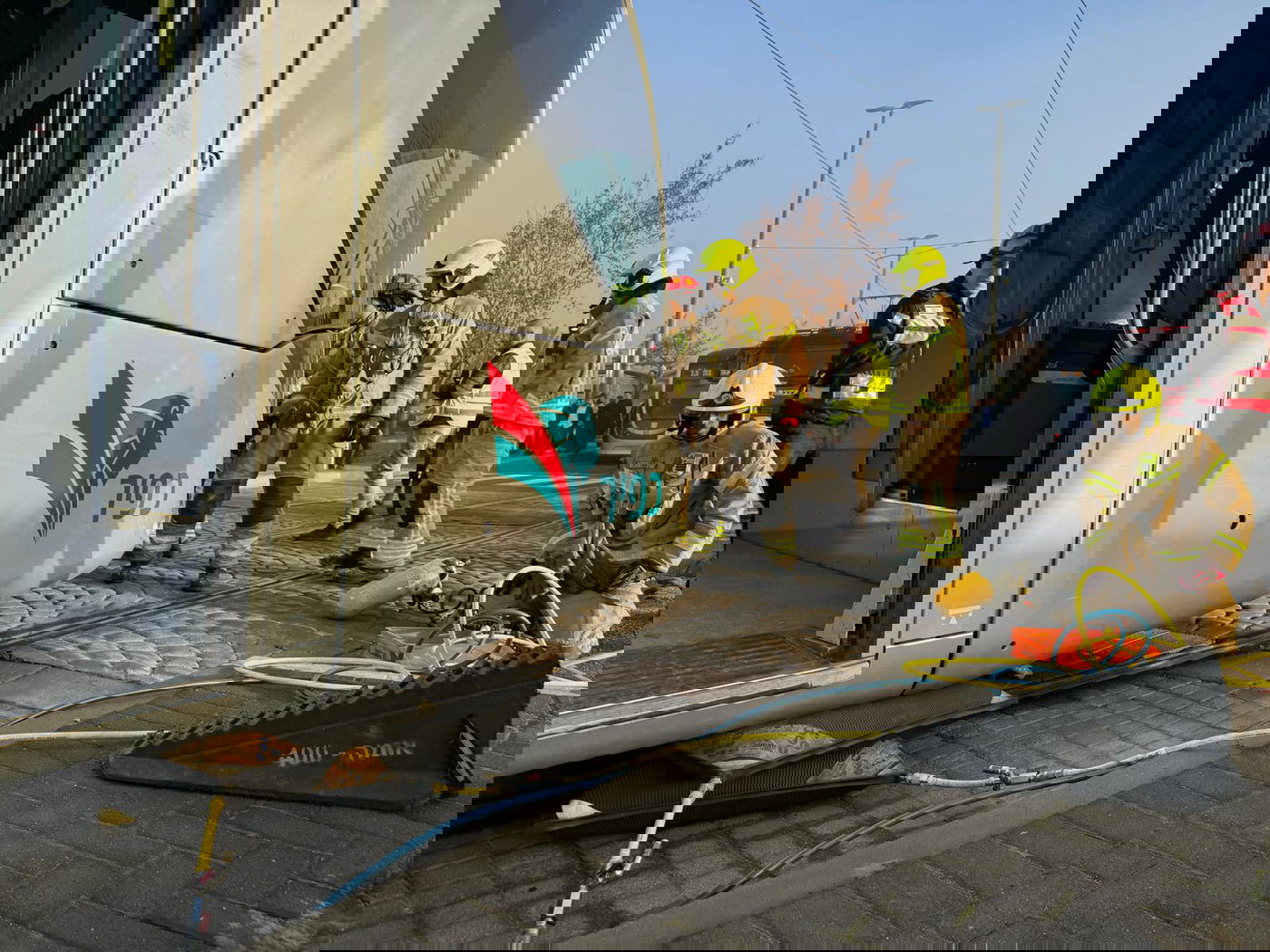 הולך רגל נפגע מהרכבת - וחולץ מתחת לקרונות במצב בינוני