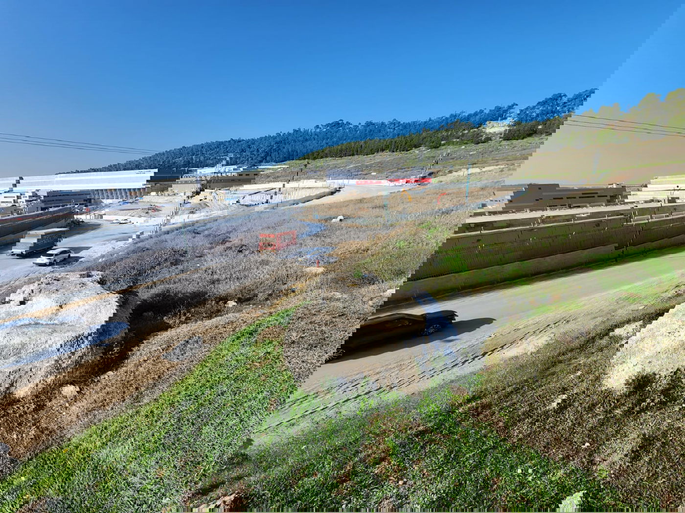 מזבח מנוח באזור התעשיה הרטוב