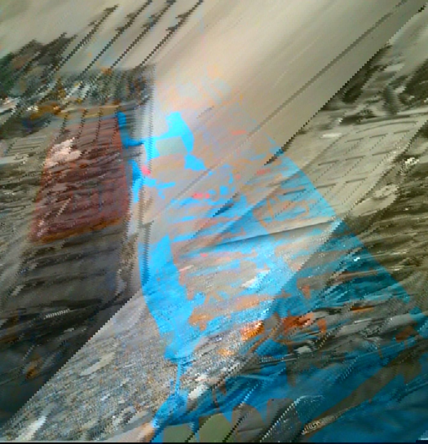 וסטים של מחבלי נוח'בה הוחבאו בתוך שקים של אונר"א