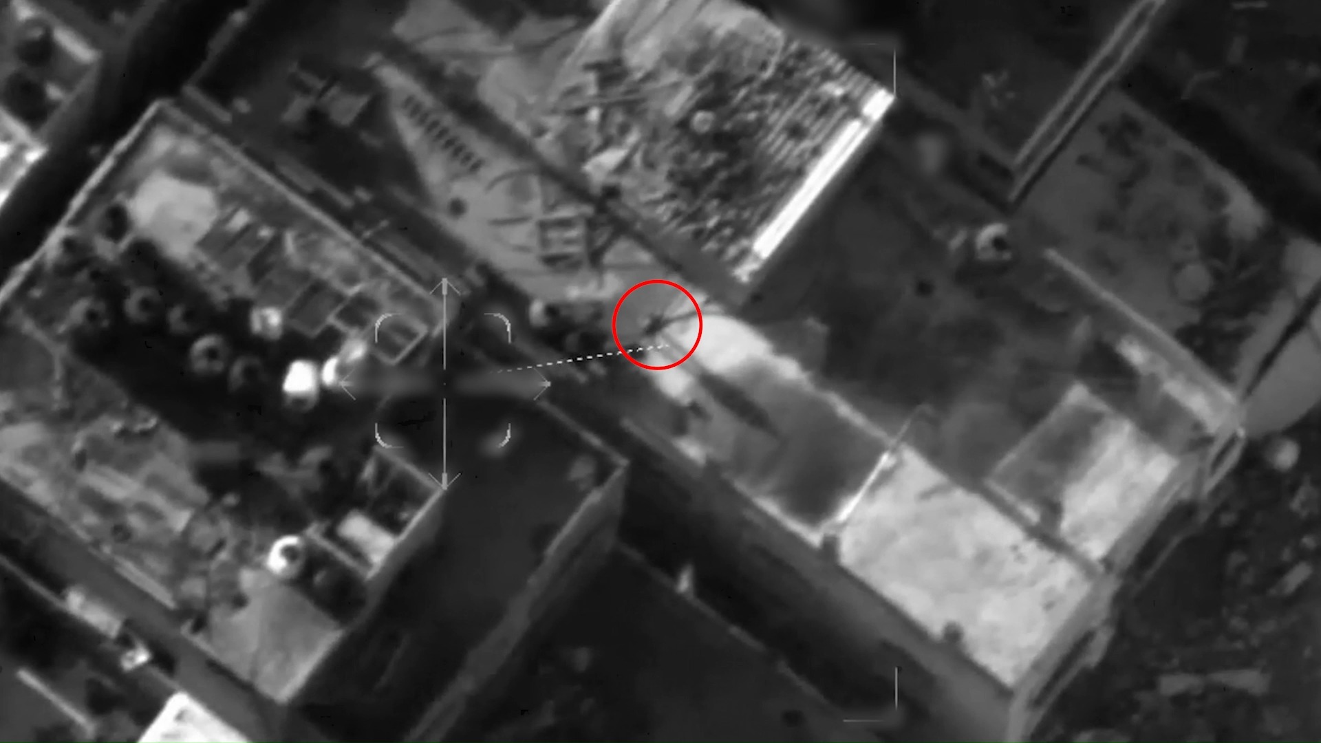 תיעוד מתקיפת מחבל שזוהה מפעיל רחפן במטרה לפגוע בכוחותינו