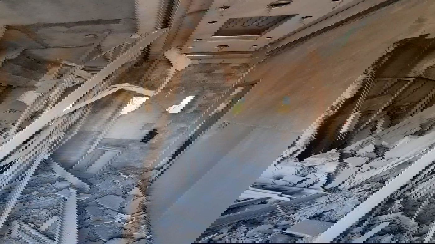 בית המחבלים שביצעו את הפיגוע הרצחני בכניסה לירושלים נהרס | צפו