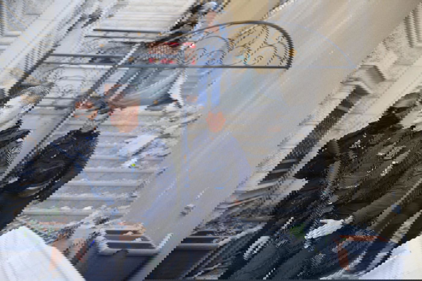 בית המחבלים שביצעו את הפיגוע הרצחני בכניסה לירושלים נהרס | צפו