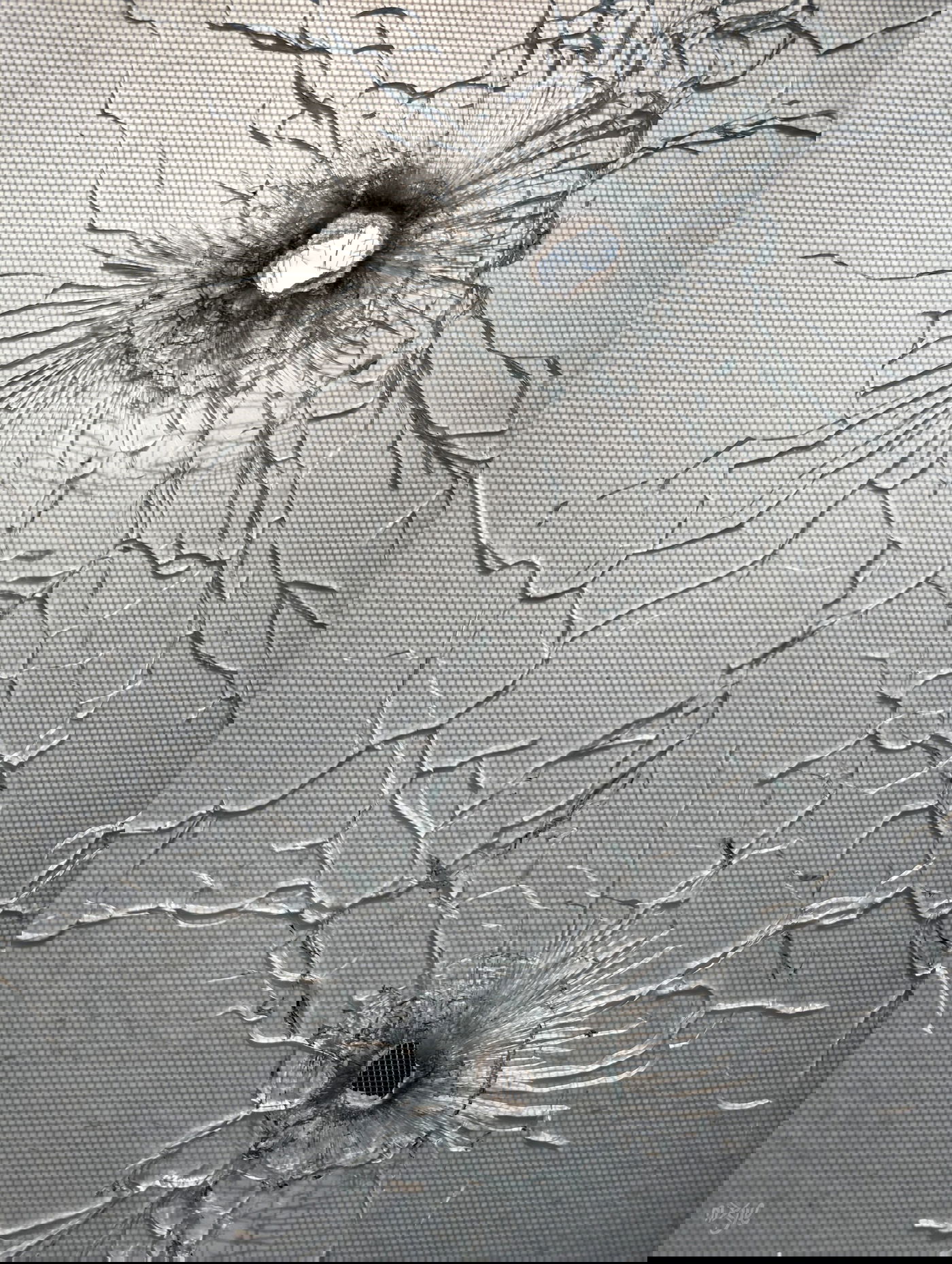 הלב מתנפץ לרסיסים. המראות אינם פשוטים, והאמונה - היא יוקדת. אף אחד לא ישבור אותה