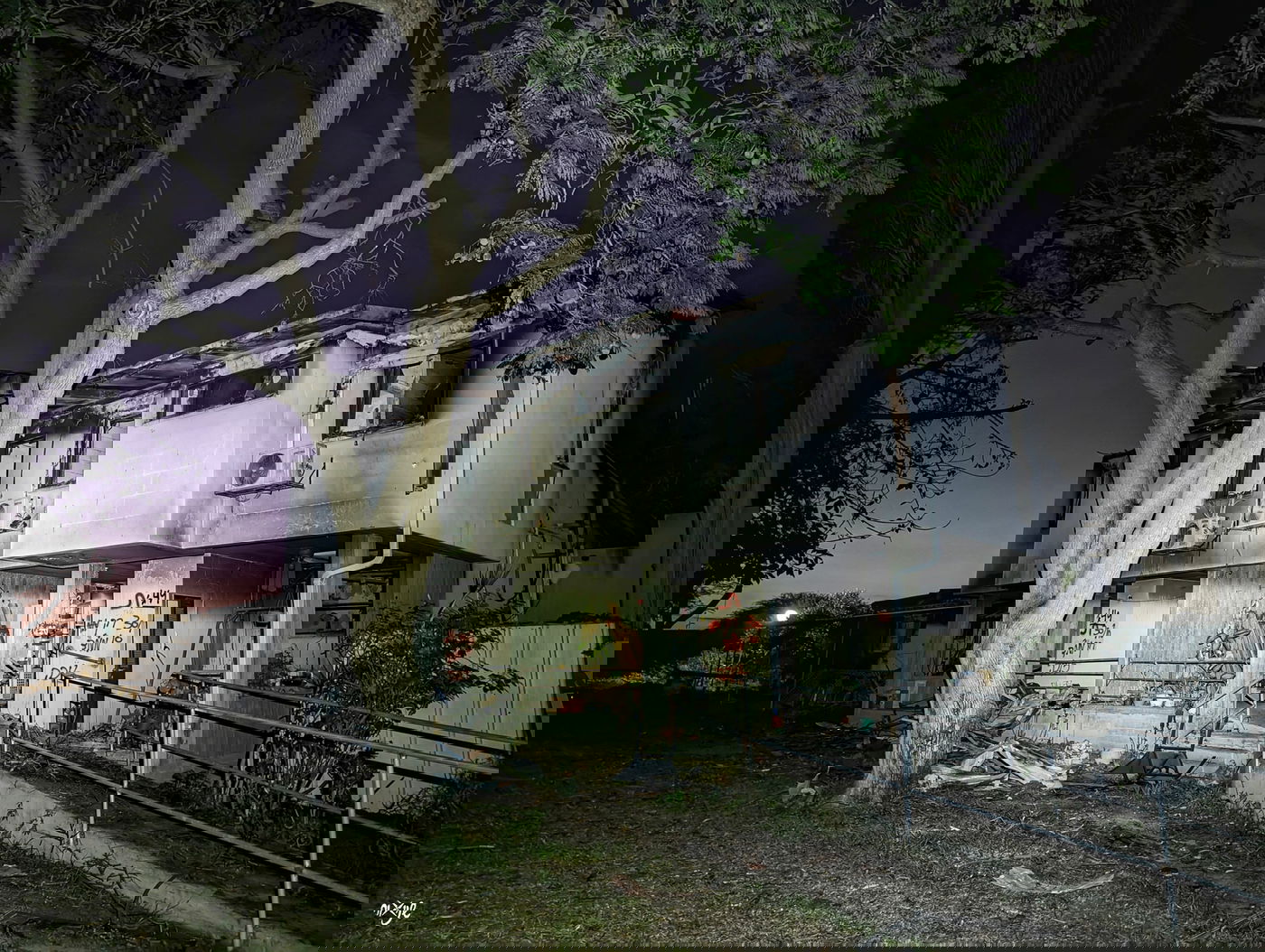 הרחמן הוא יקים לנו'. עוד ייצבעו את הבית מחדש וילדים ישחקו כאן בגינה. במהרה, אמן