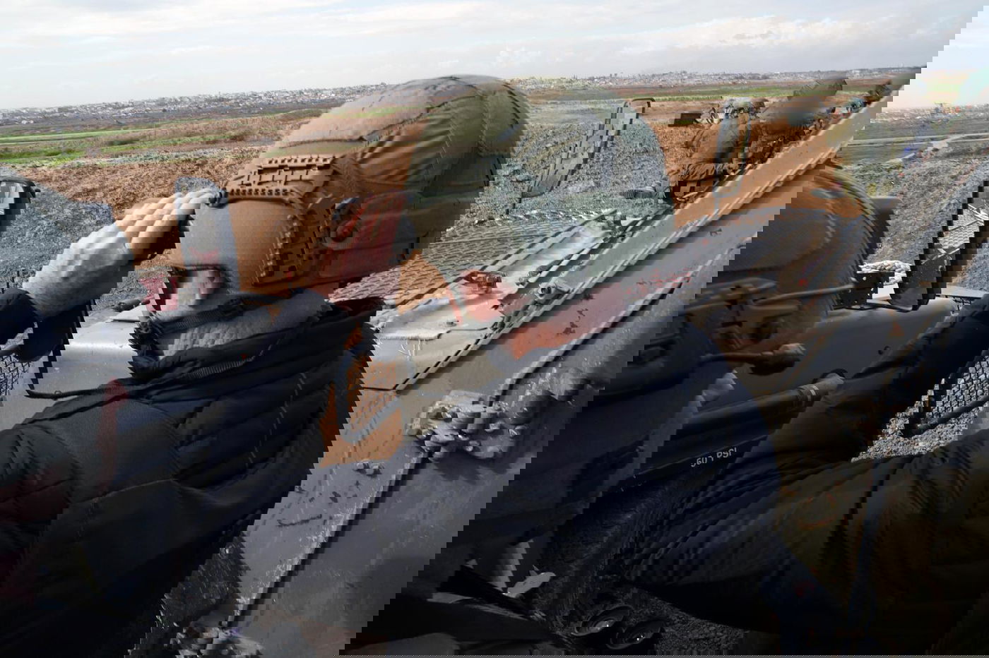 גלנט ליד עזה: "מי ששואל אם המלחמה נמשכת - שיגיע לכאן"