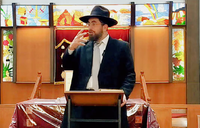 מה מביא בן אדם לכפור בה' ואיך זה קשור למשה בתיבה? צפו