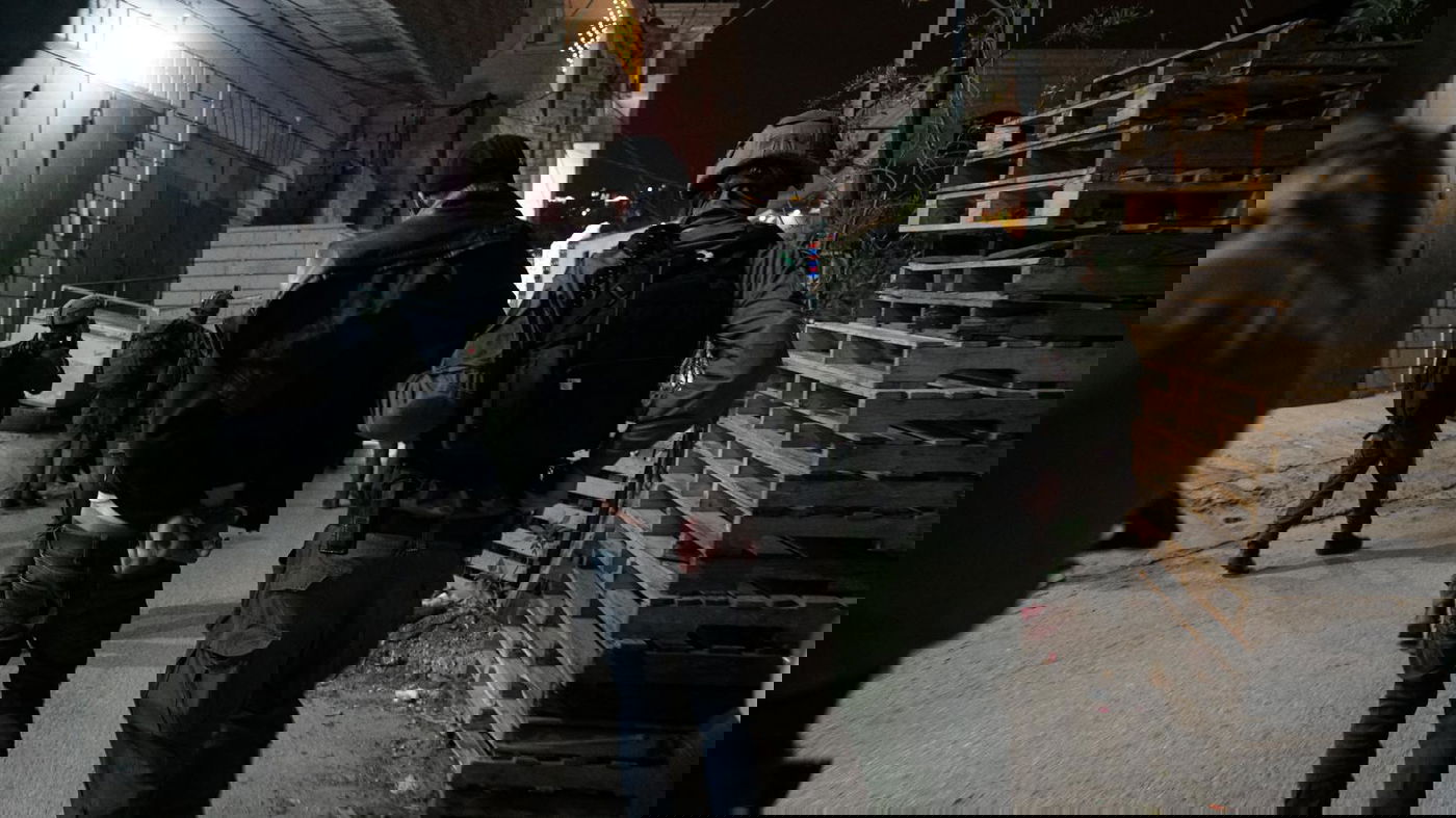 מעצר מבוקשים. ארכיון