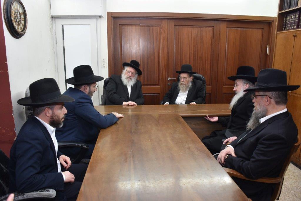 רבני ב"ב בדיון בשאלות סבוכות שהופנו ע״י 'בוני עולם'