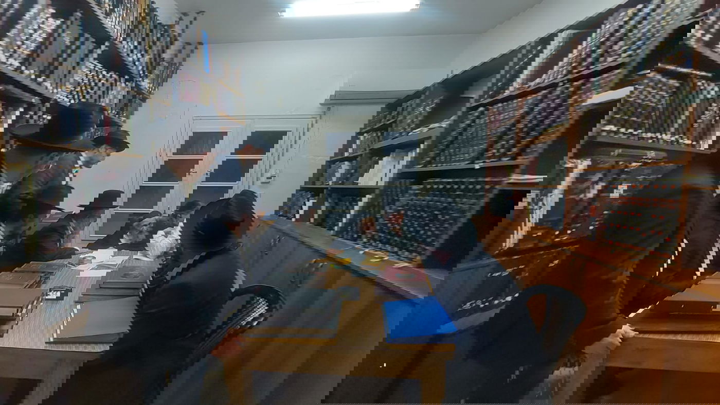 המתנדבים מתברכים אמש מהגר"ד לנדו