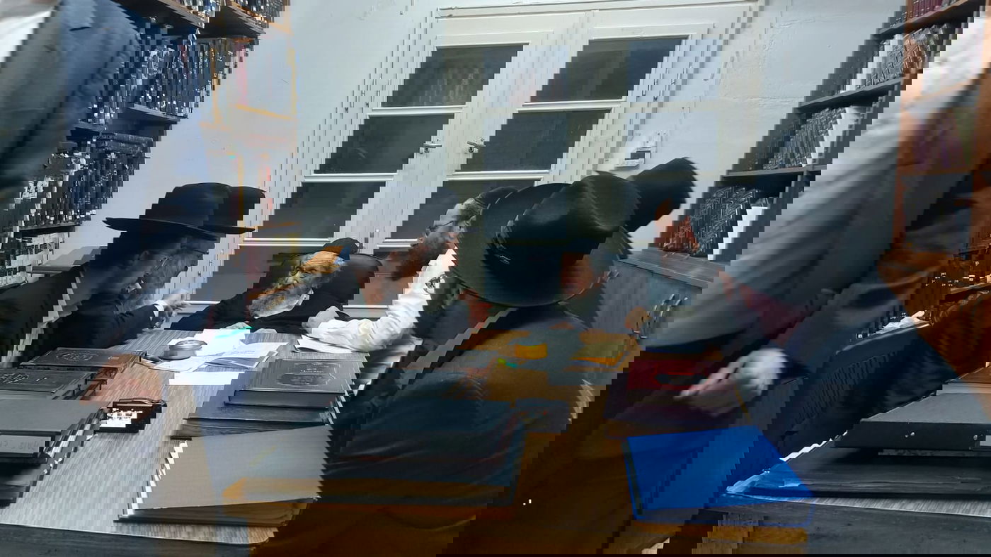 המתנדבים מתברכים אמש מהגר"ד לנדו