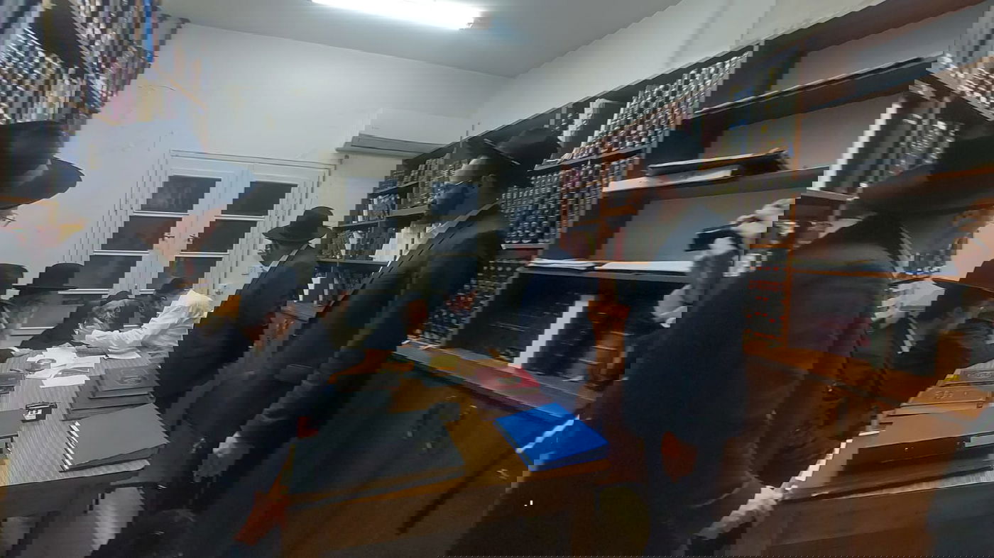 המתנדבים מתברכים אמש מהגר"ד לנדו