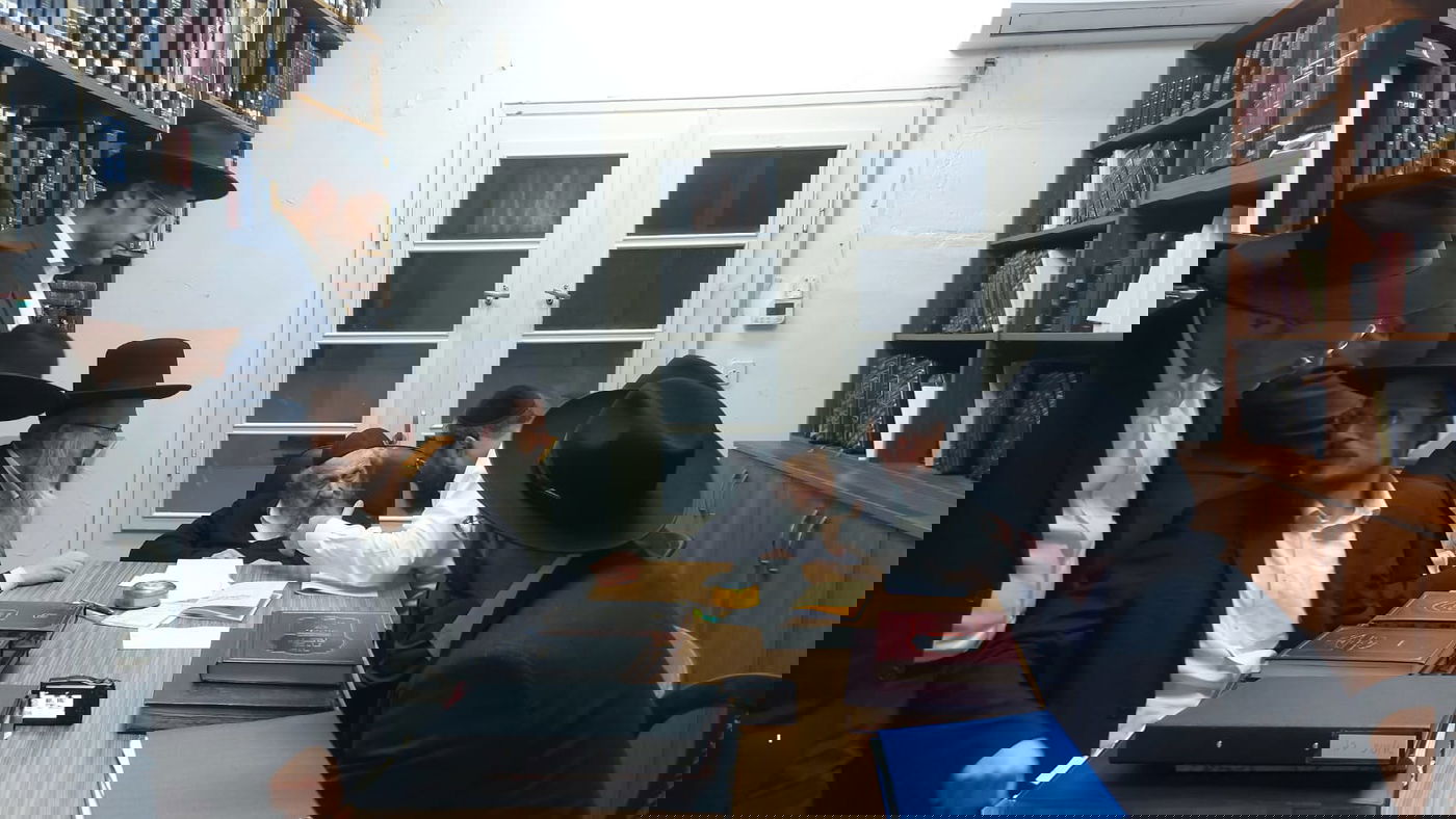 המתנדבים מתברכים אמש מהגר"ד לנדו