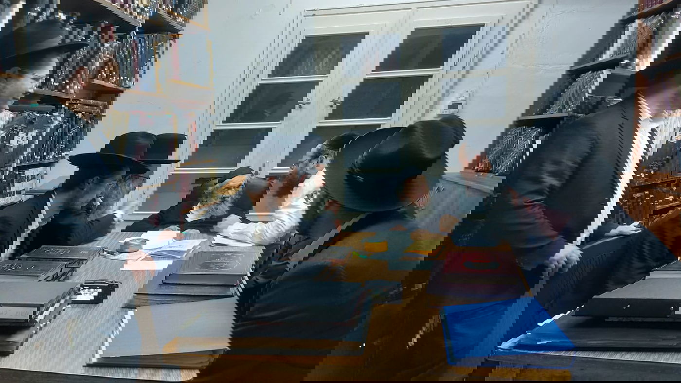 המתנדבים מתברכים אמש מהגר"ד לנדו