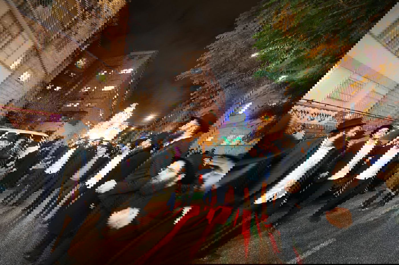 התהלוכה עם ספר התורה