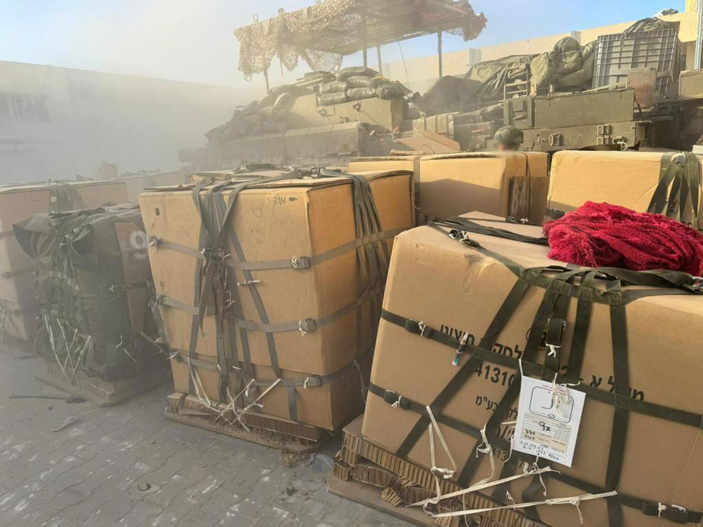 כך צה"ל מספק מהאוויר תחמושת ומזון ללוחמים בעזה | צפו