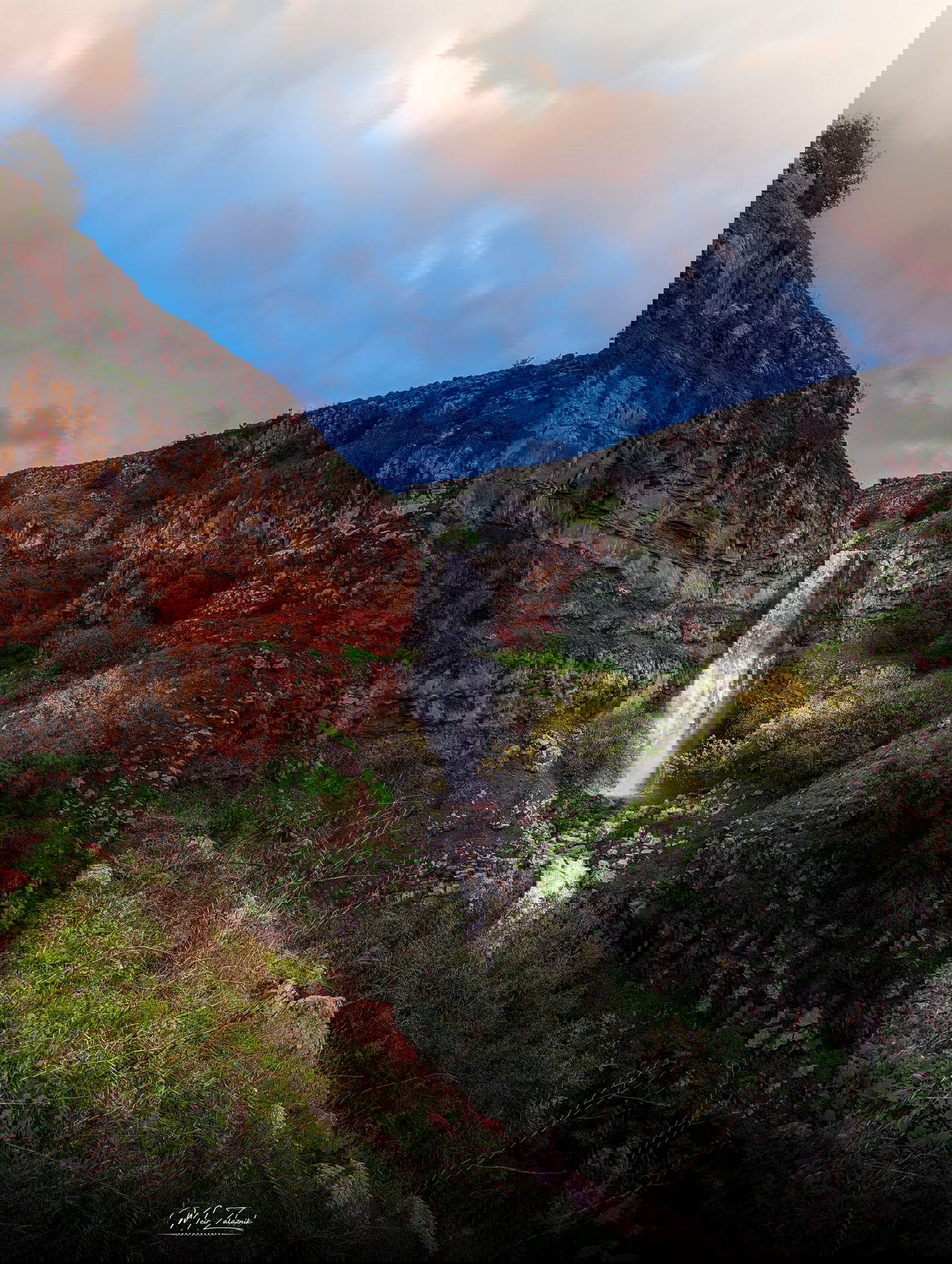 מפל עורבים ליד קלע אלון וציר הנפט בגולן, השבוע