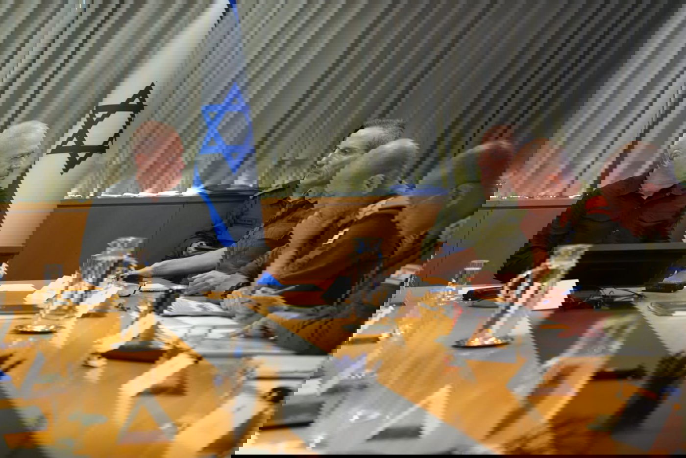 שר הביטחון בישיבה, היום