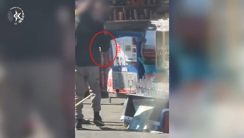העברה ומכירת של קלפי המזוזות שנגנבו