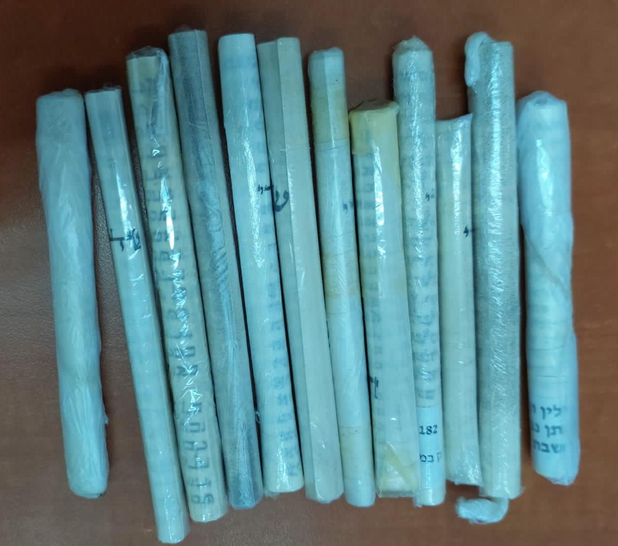 קלפי המזוזות שנגנבו ונמכרו