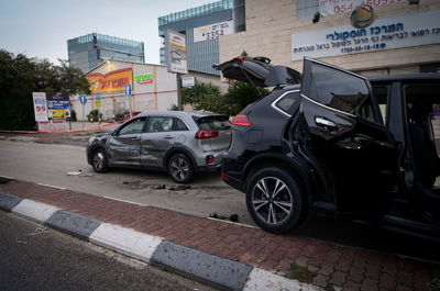 צו סגירה למשך 30 יום לעסק בו עבדו על פי החשד המחבלים