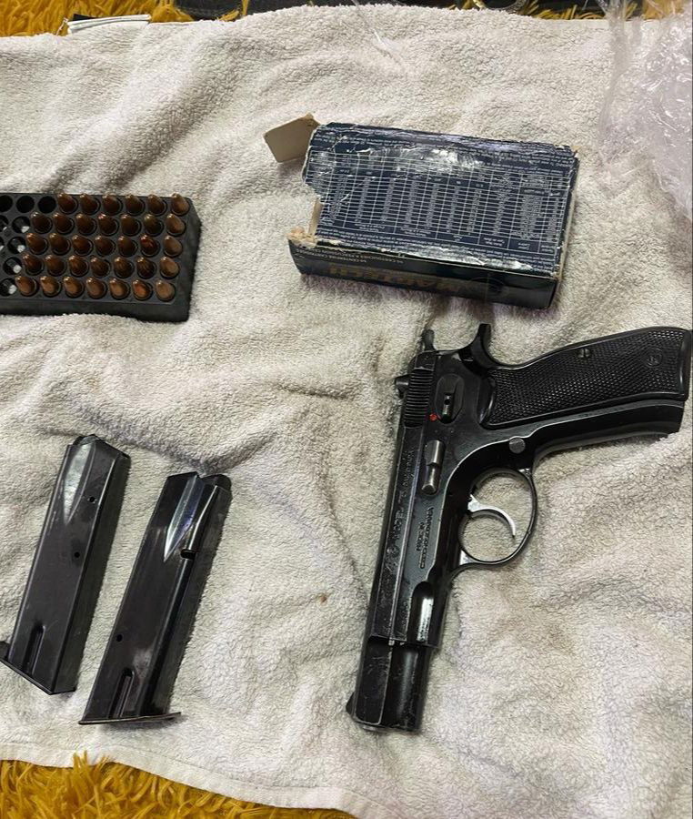 הבלשים והכלבה איתרו אמל"ח בדירה בבית חנינא בירושלים