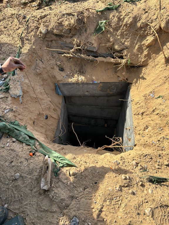 במחנה האימונים של חמאס: הלוחמים מצאו דגם טנק ישראלי