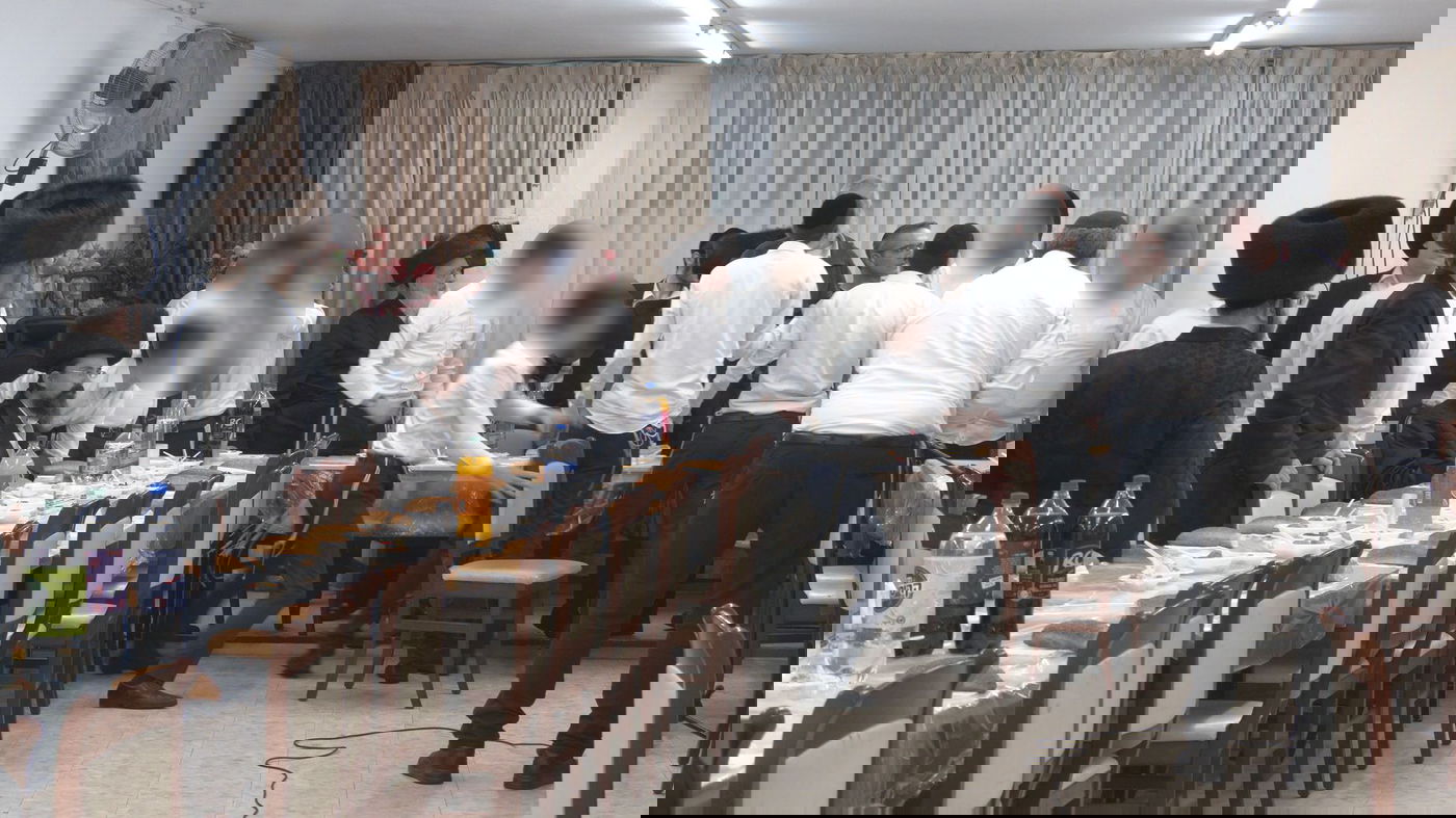 'הפלג' האשדודי הפגין בסערה על הרב ההונגרי השנוי במחלוקת